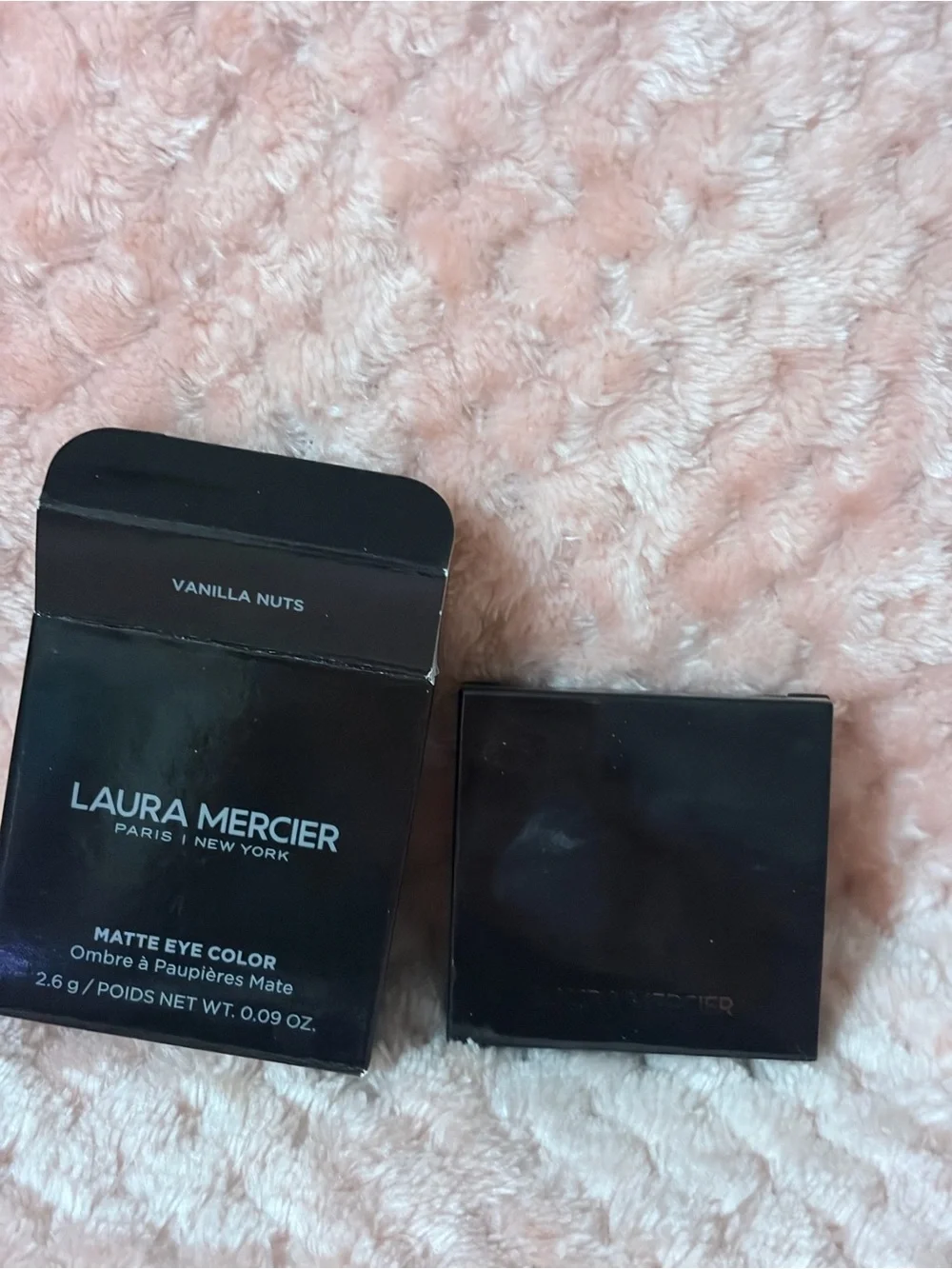 laura mercier Matte Eye Color - Vanilla Nuts (Cream)